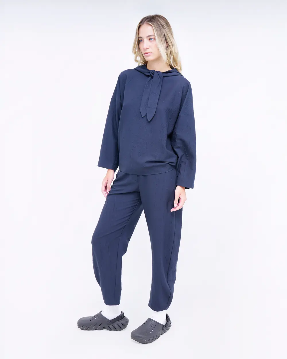 MAGLIA CON CAPPUCCIO FOULARD