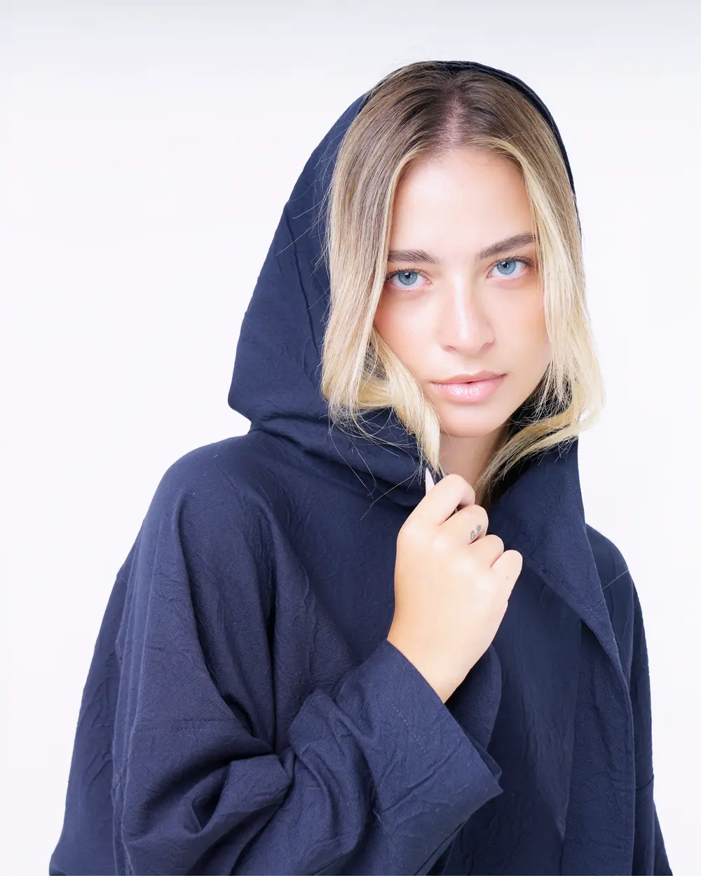 MAGLIA CON CAPPUCCIO FOULARD