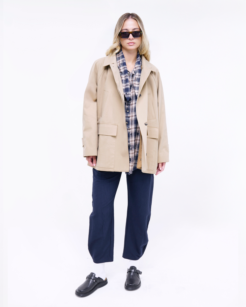 TRENCH MULTIPOCKET CORTO – immagine grande