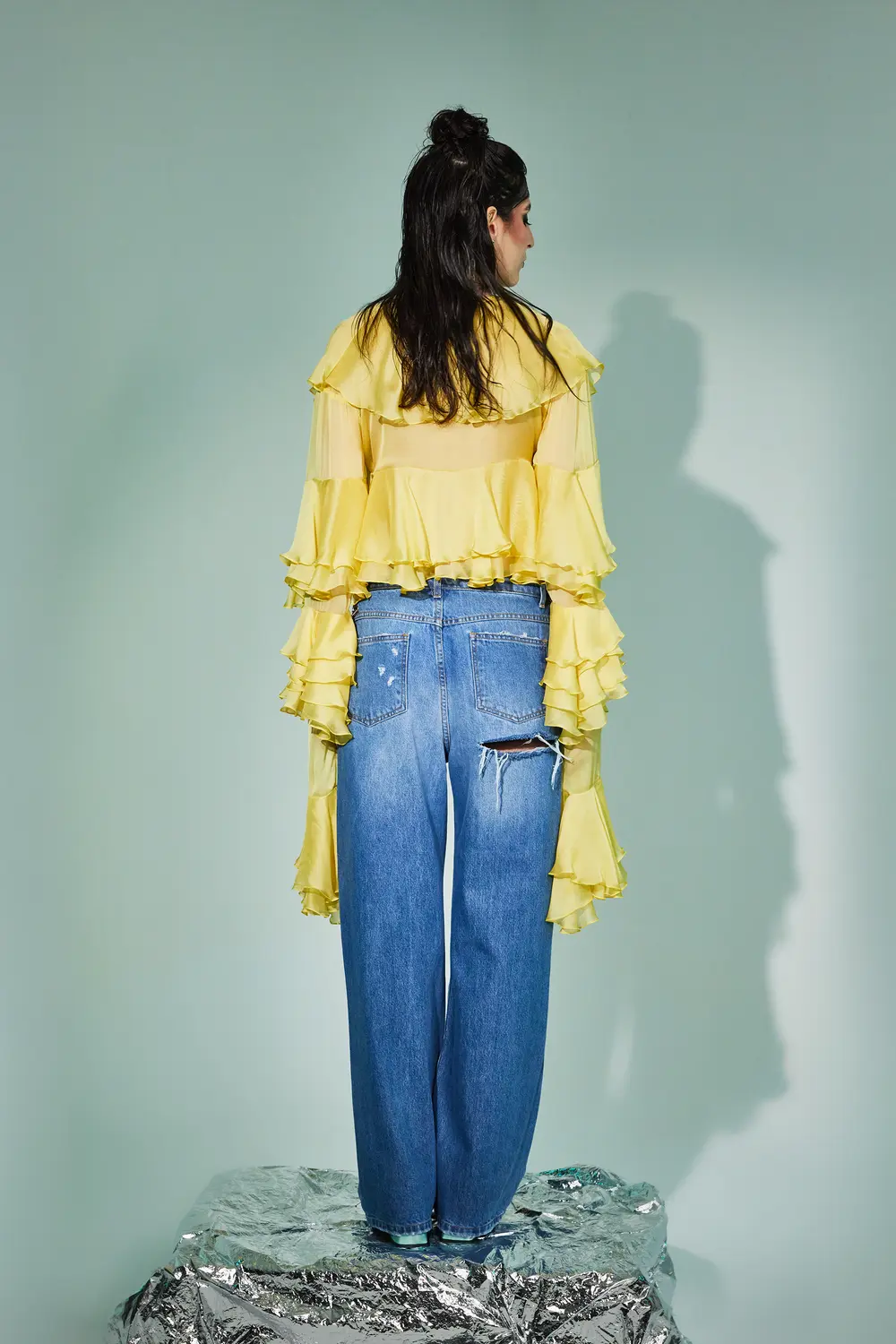 JEANS CUT-OUT