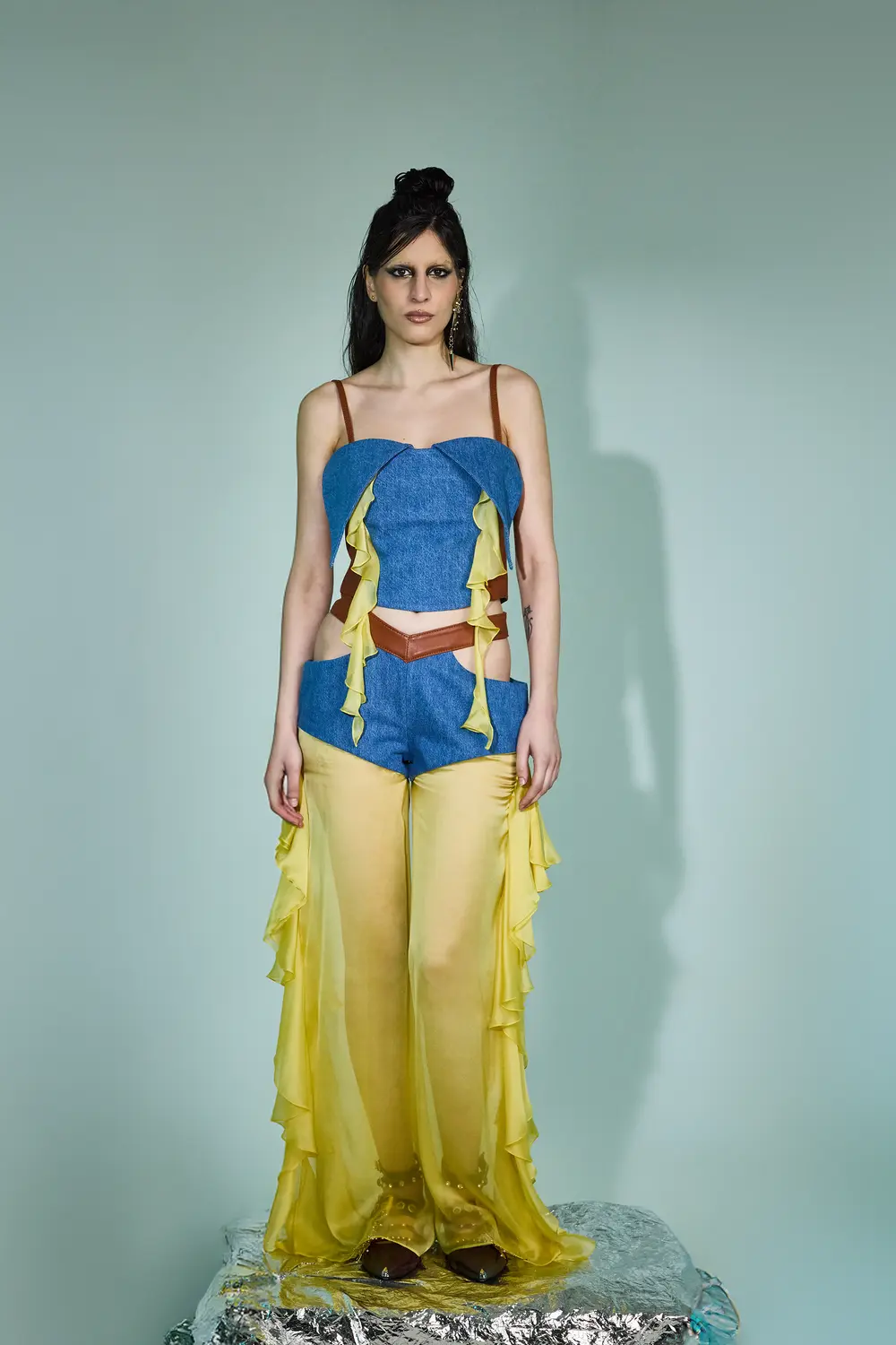 PANTALONE CON VOLANT--0