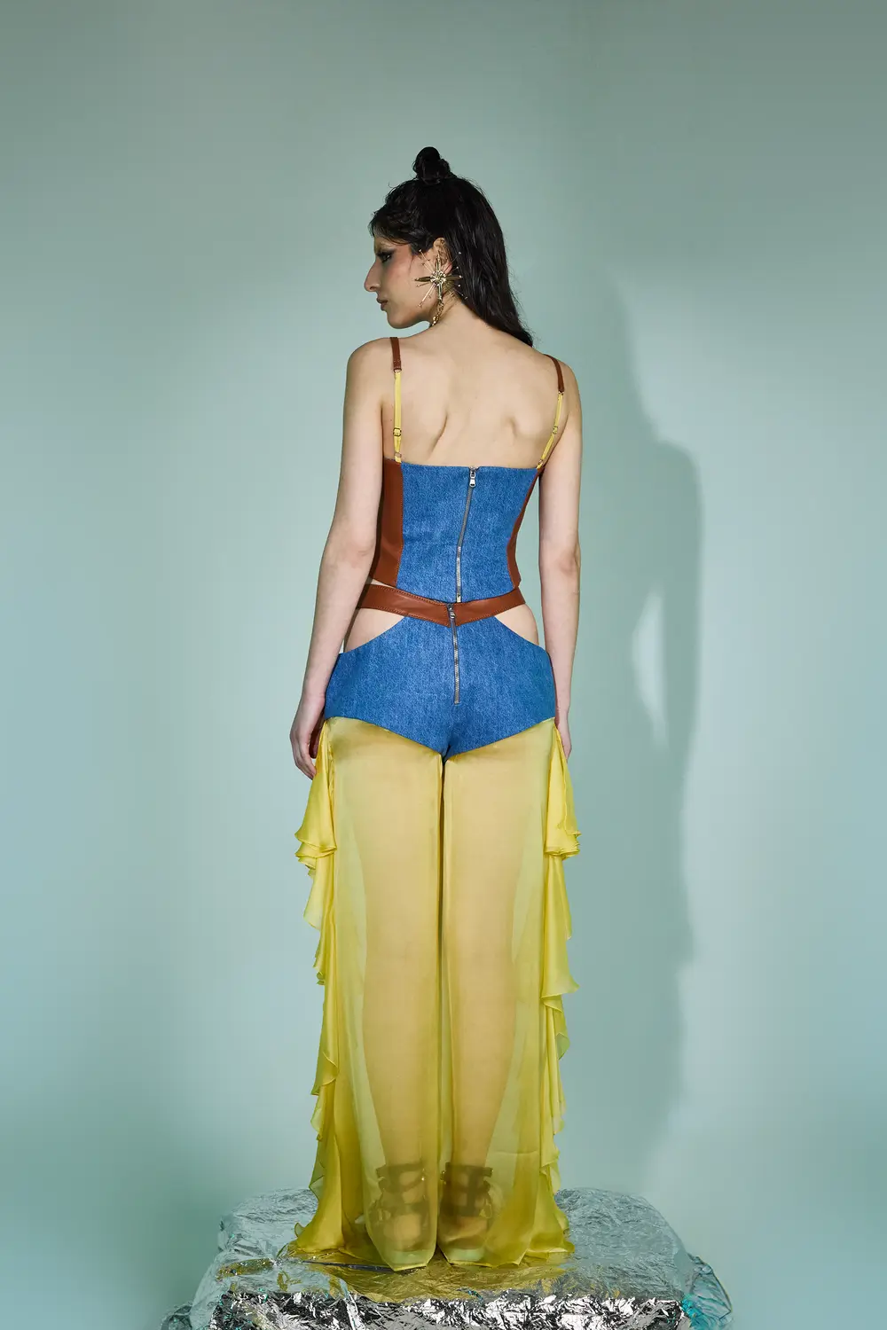 PANTALONE CON VOLANT--2