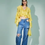 BLUSA CON VOLANT