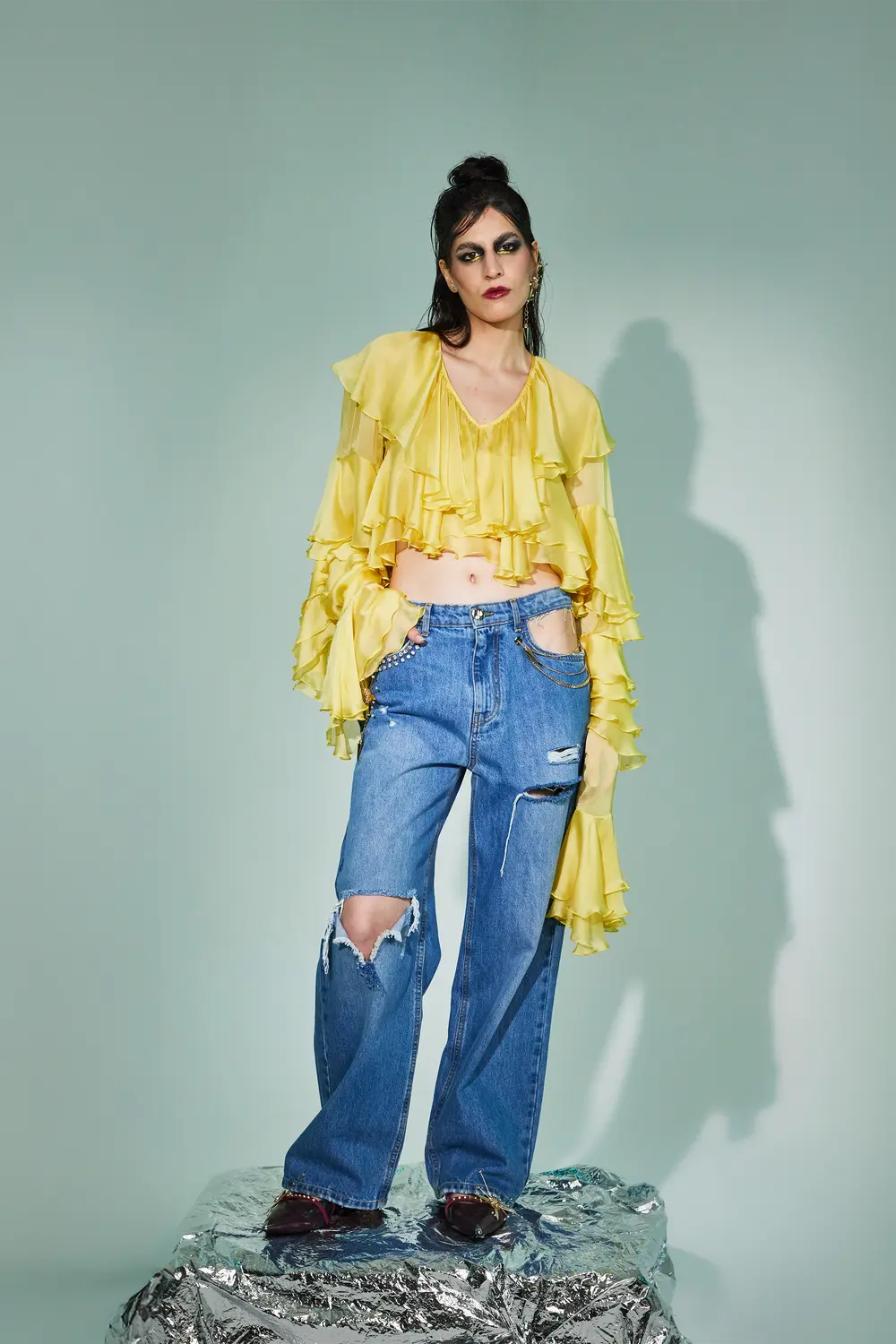 BLUSA CON VOLANT--0