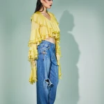 BLUSA CON VOLANT