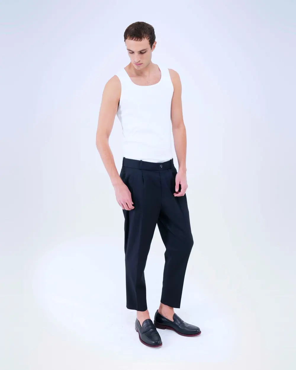 PANTALONE CON PIEGHE