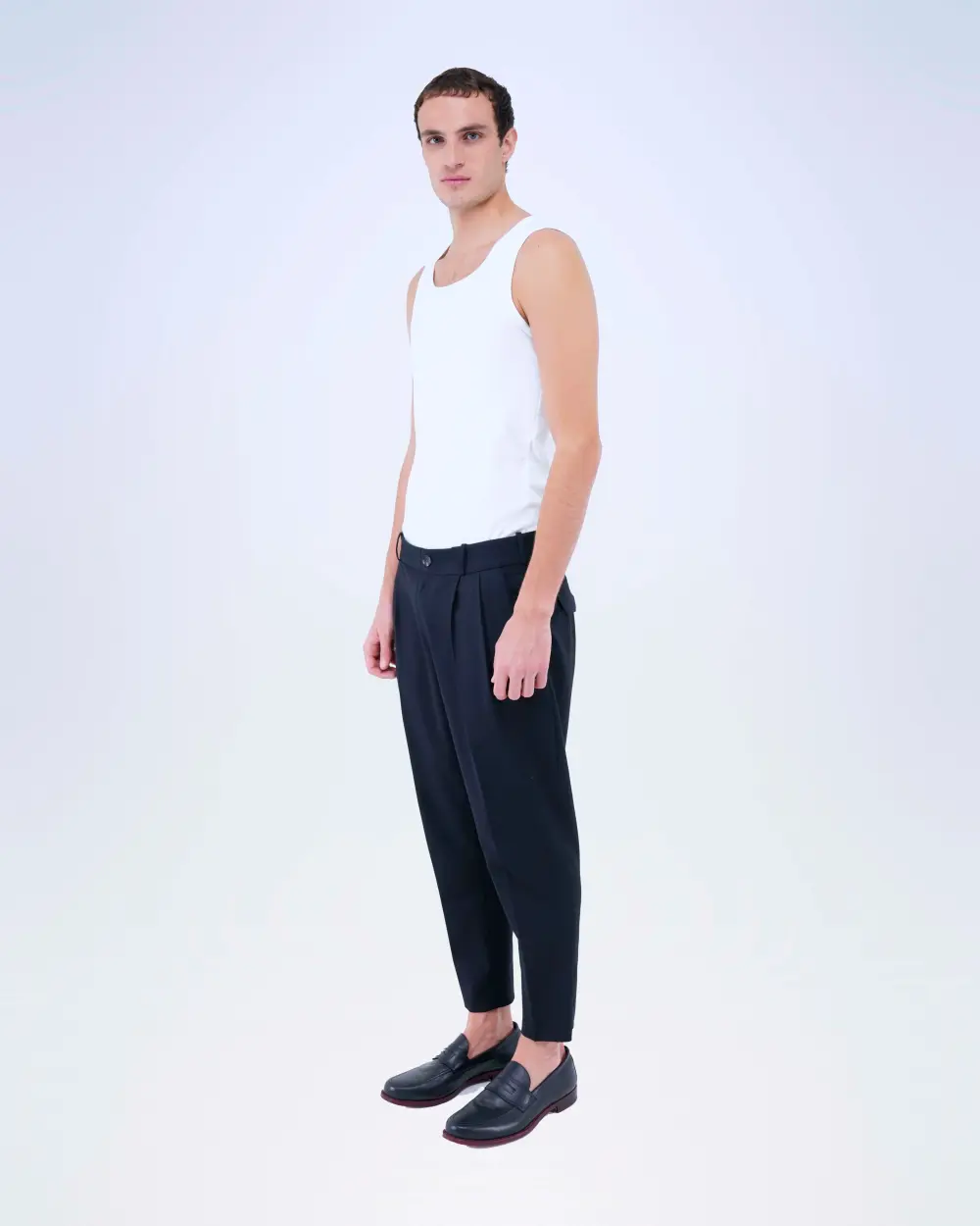 PANTALONE CON PIEGHE