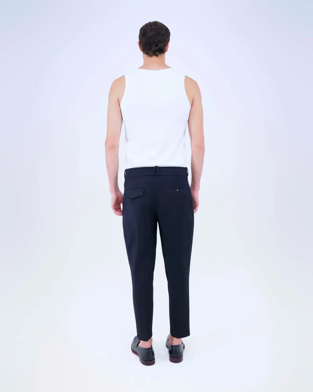 PANTALONE CON PIEGHE